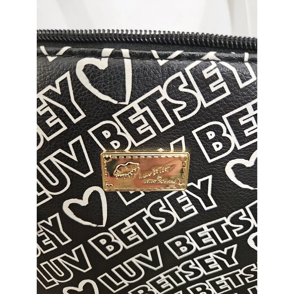 Luv Betsey Betsey Johnson Black White Logo Heart Satchel Crossbody Bag Charm Y2K